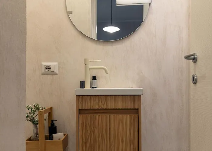221 District, Loft Al Colosseo Apartment